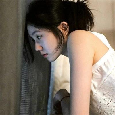 我们中的一个被绊倒